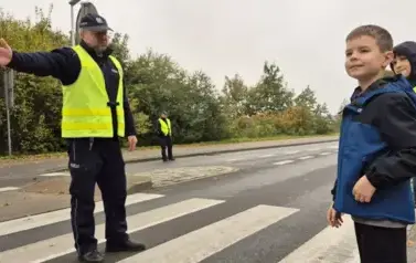 Bezpieczna droga do szkoły &ndash; październikowe spotkania z policjantami 2