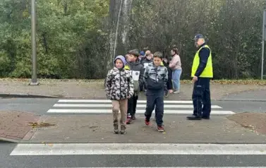 Bezpieczna droga do szkoły &ndash; październikowe spotkania z policjantami 15