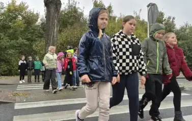 Bezpieczna droga do szkoły &ndash; październikowe spotkania z policjantami 35