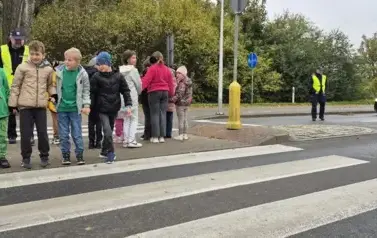Bezpieczna droga do szkoły &ndash; październikowe spotkania z policjantami 53
