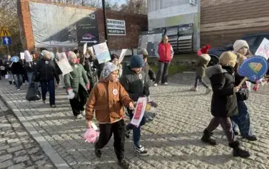 Przemarsz w ramach kampanii Dzieciństwo bez Przemocy 25