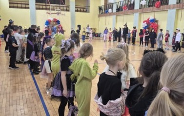 Bal karnawałowy klas I-III 130