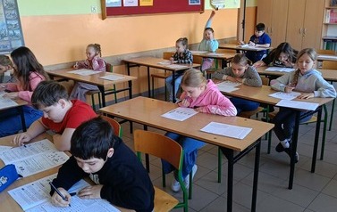 Udział uczni&oacute;w naszej szkoły w konkursie Kangur Matematyczny 6