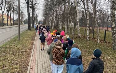 Głośno i kolorowo &ndash; klasy I&ndash;III witają wiosnę! 3