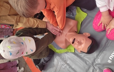 Wizyta strażak&oacute;w w przedszkolu 43