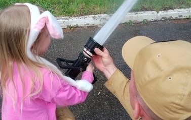 Wizyta strażak&oacute;w w przedszkolu 68