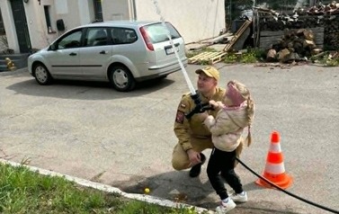 Wizyta strażak&oacute;w w przedszkolu 101