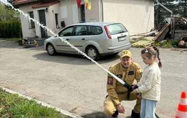 Wizyta strażak&oacute;w w przedszkolu 109