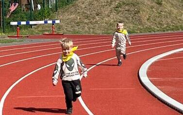 Sprintem do maratonu &ndash; przedszkolaki na stadionie! 4