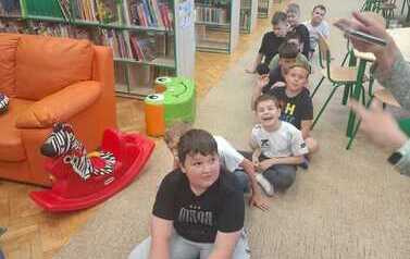 Wizyta klasy 3a w bibliotece 13