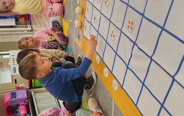 Podsumowanie programu &bdquo;Kodowanie na dywanie&rdquo;  u przedszkolak&oacute;w 3