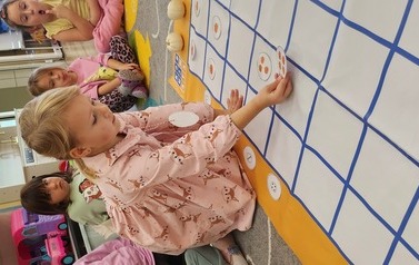 Podsumowanie programu &bdquo;Kodowanie na dywanie&rdquo;  u przedszkolak&oacute;w 15
