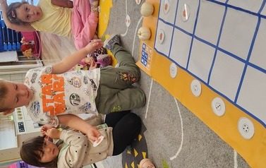 Podsumowanie programu &bdquo;Kodowanie na dywanie&rdquo;  u przedszkolak&oacute;w 17