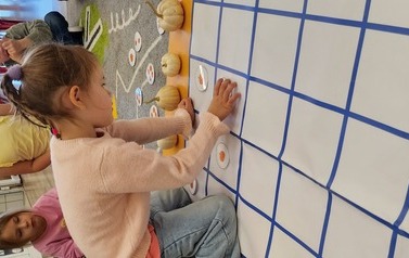 Podsumowanie programu &bdquo;Kodowanie na dywanie&rdquo;  u przedszkolak&oacute;w 20
