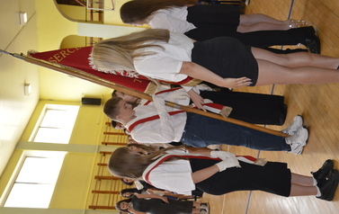 Uroczyste pożegnanie absolwent&oacute;w klas 8a i 8b 6