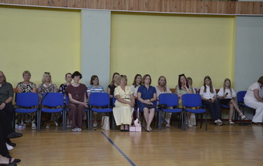 Uroczyste pożegnanie absolwent&oacute;w klas 8a i 8b 9