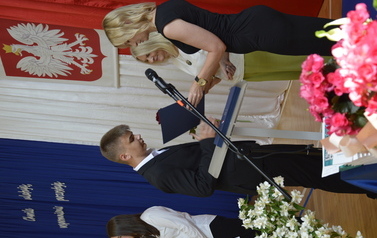 Uroczyste pożegnanie absolwent&oacute;w klas 8a i 8b 43