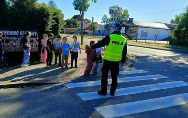 Bezpieczna droga do szkoły &ndash; spotkanie z policjantami 6