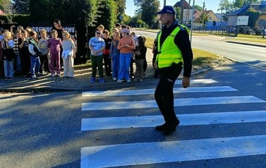 Bezpieczna droga do szkoły &ndash; spotkanie z policjantami 7