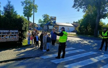 Bezpieczna droga do szkoły &ndash; spotkanie z policjantami 9