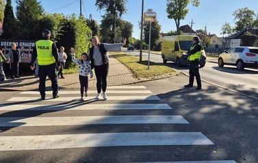 Bezpieczna droga do szkoły &ndash; spotkanie z policjantami 14