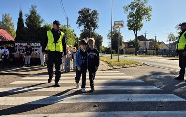 Bezpieczna droga do szkoły &ndash; spotkanie z policjantami 24