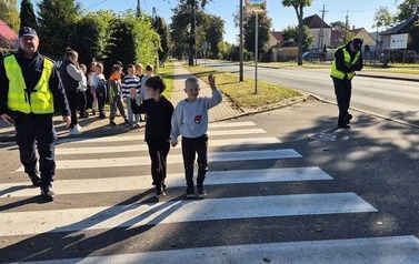 Bezpieczna droga do szkoły &ndash; spotkanie z policjantami 39