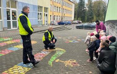 &bdquo;Bezpieczny przedszkolak na drodze &ndash; spotkanie z policjantem&rdquo; 4