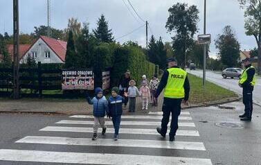 &bdquo;Bezpieczny przedszkolak na drodze &ndash; spotkanie z policjantem&rdquo; 12