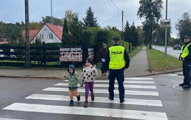 &bdquo;Bezpieczny przedszkolak na drodze &ndash; spotkanie z policjantem&rdquo; 13