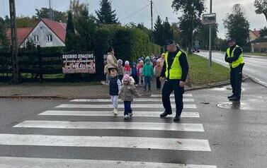 &bdquo;Bezpieczny przedszkolak na drodze &ndash; spotkanie z policjantem&rdquo; 21