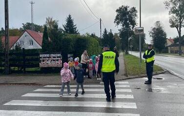 &bdquo;Bezpieczny przedszkolak na drodze &ndash; spotkanie z policjantem&rdquo; 24