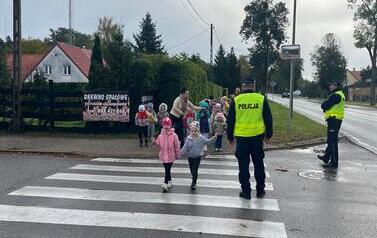 &bdquo;Bezpieczny przedszkolak na drodze &ndash; spotkanie z policjantem&rdquo; 25
