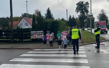 &bdquo;Bezpieczny przedszkolak na drodze &ndash; spotkanie z policjantem&rdquo; 26