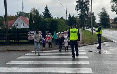&bdquo;Bezpieczny przedszkolak na drodze &ndash; spotkanie z policjantem&rdquo; 27