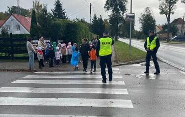 &bdquo;Bezpieczny przedszkolak na drodze &ndash; spotkanie z policjantem&rdquo; 29