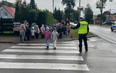 &bdquo;Bezpieczny przedszkolak na drodze &ndash; spotkanie z policjantem&rdquo; 33
