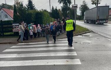 &bdquo;Bezpieczny przedszkolak na drodze &ndash; spotkanie z policjantem&rdquo; 35