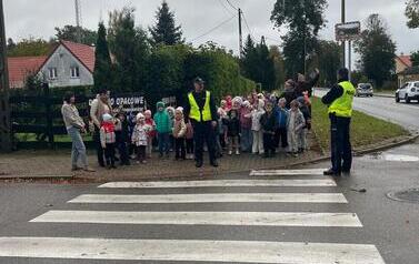 &bdquo;Bezpieczny przedszkolak na drodze &ndash; spotkanie z policjantem&rdquo; 40