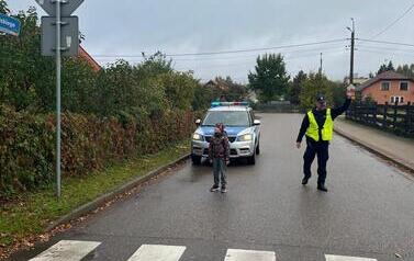 &bdquo;Bezpieczny przedszkolak na drodze &ndash; spotkanie z policjantem&rdquo; 44