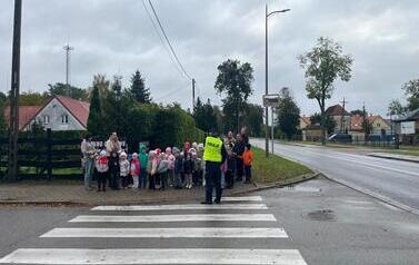 &bdquo;Bezpieczny przedszkolak na drodze &ndash; spotkanie z policjantem&rdquo; 53