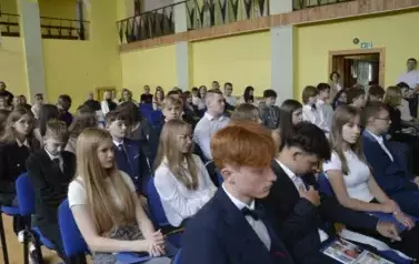 Zakończenie roku szkolnego klas 8a i 8b 83