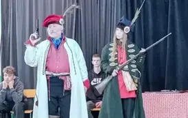 Żywa lekcja historii w naszej szkole 12