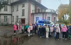 Bezpieczna droga do szkoły &ndash; październikowe spotkania z policjantami 19
