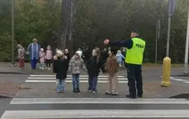 Bezpieczna droga do szkoły &ndash; październikowe spotkania z policjantami 27