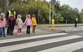 Bezpieczna droga do szkoły &ndash; październikowe spotkania z policjantami 50