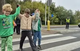 Bezpieczna droga do szkoły &ndash; październikowe spotkania z policjantami 52