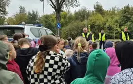 Bezpieczna droga do szkoły &ndash; październikowe spotkania z policjantami 54