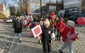 Przemarsz w ramach kampanii Dzieciństwo bez Przemocy 23