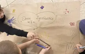  Światowy Dzień Życzliwości  25